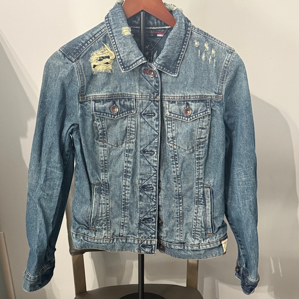 Tommy Hilfiger Distressed Blue Denim Jacket Vintage. Woman’s size medium